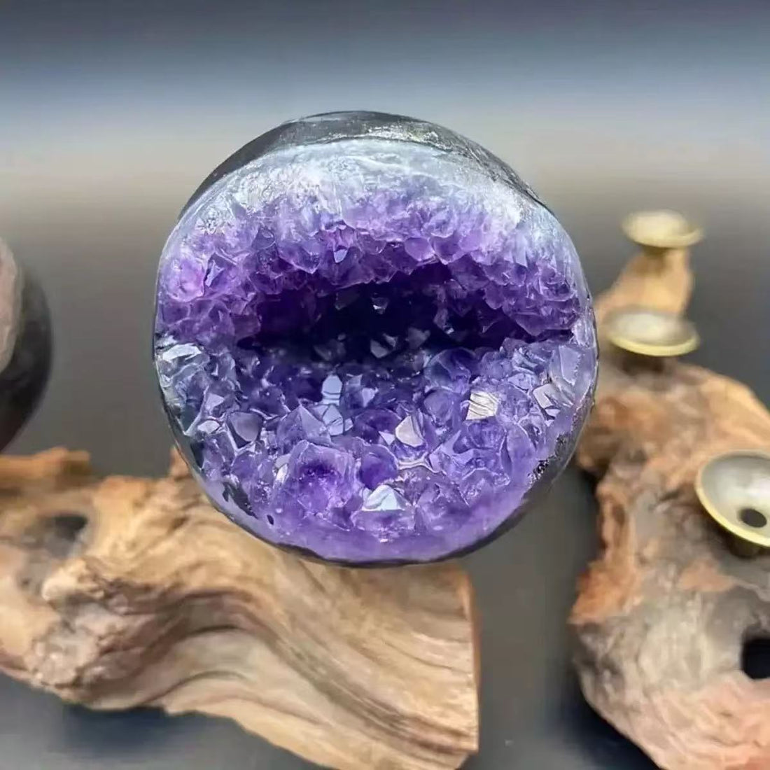 The Art of Using Crystal Balls in Feng Shui